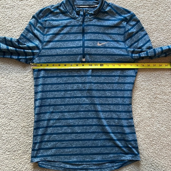 Nike Pullover - Picture 11 of 11